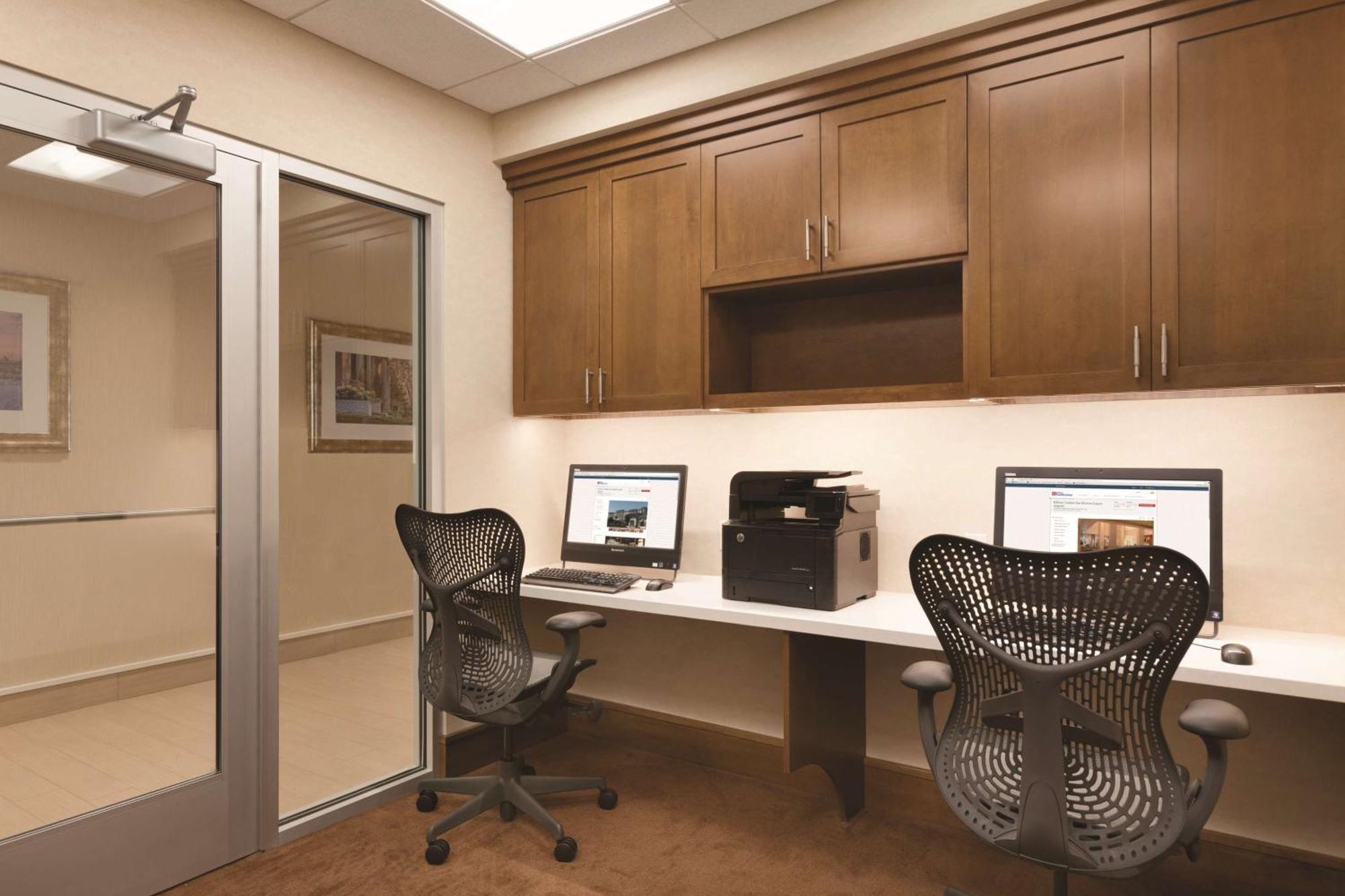 Hilton Garden Inn Boston Logan Airport Eksteriør billede